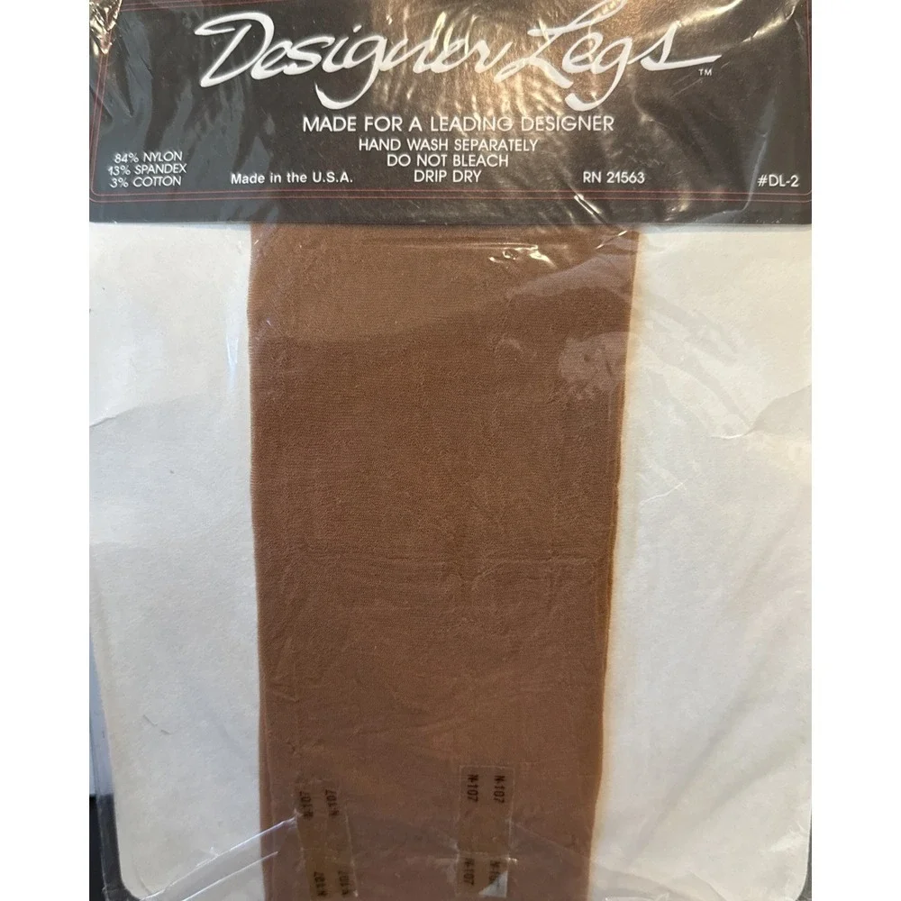 Designer Legs Womens Size B Pantyhose Blush Silky Sheer Control Top Vintage USA